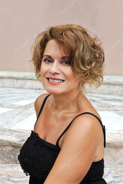 mature women pictures|Beautiful Older Women Images – Browse 156,409 Stock Photos,。